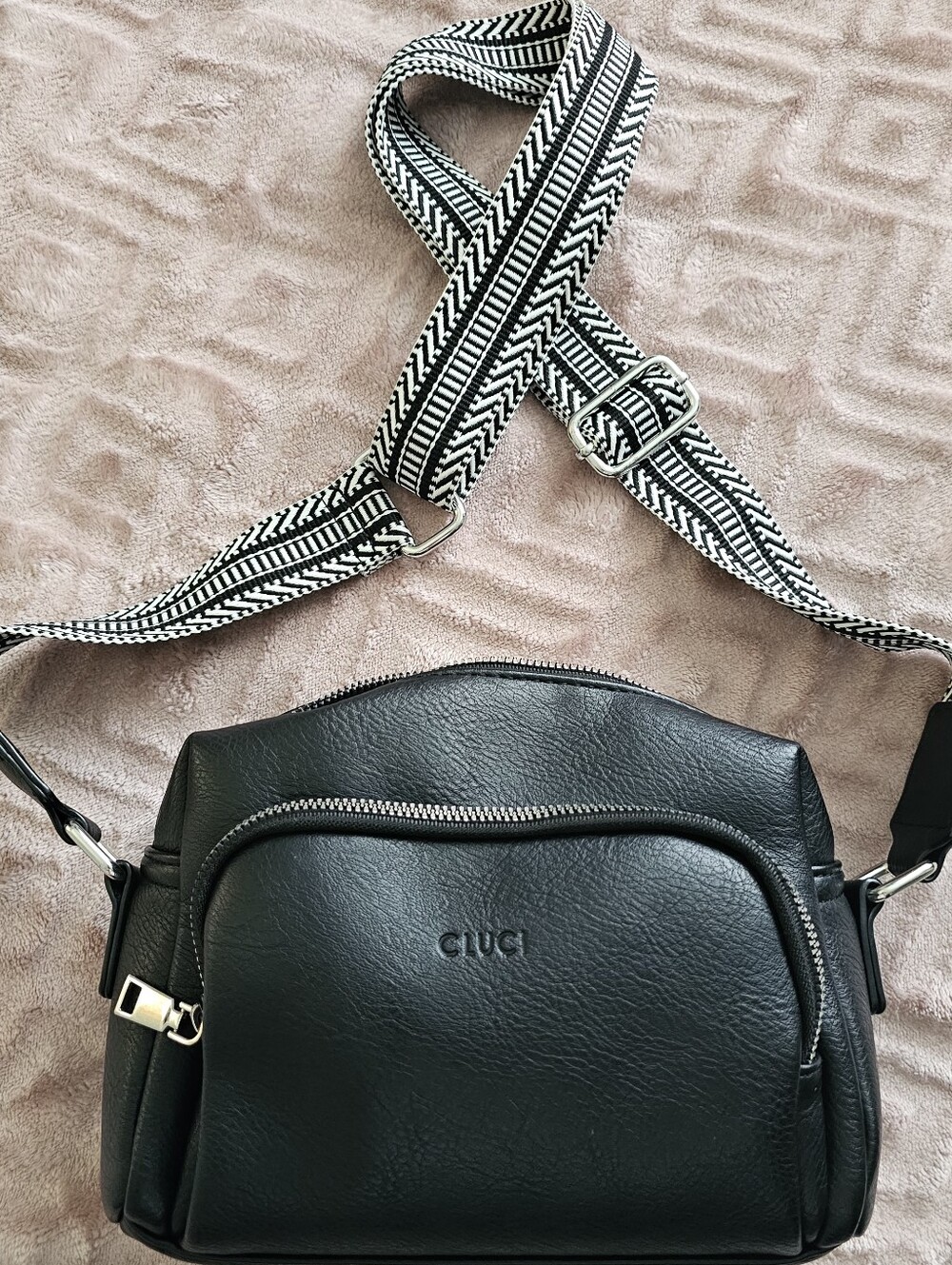 Cluci Black Leather Crossbody - Picture 1 of 7